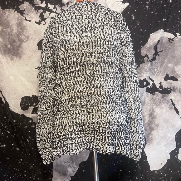 EUC John Paul Richard warm sweater size medium soft! - Picture 3 of 7